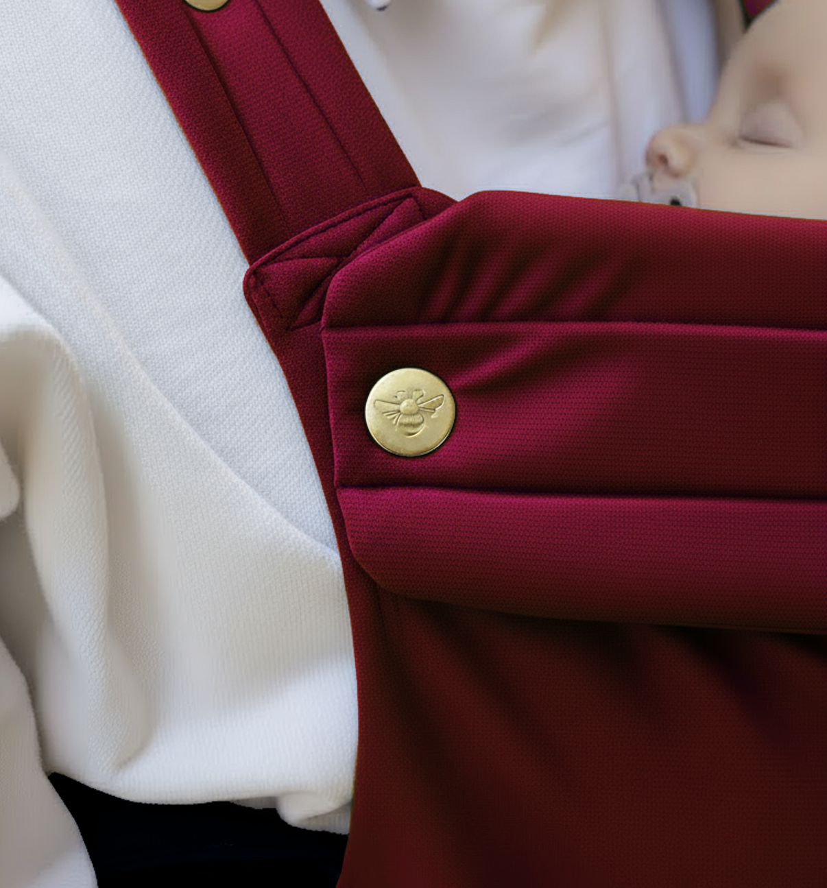 berry-velvet-baby-carrier-details.png