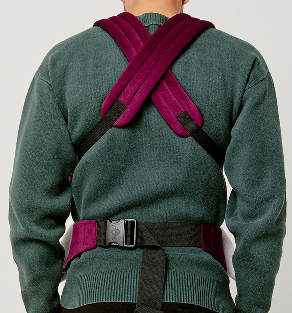 berry-velvet-baby-carrier-straps.png