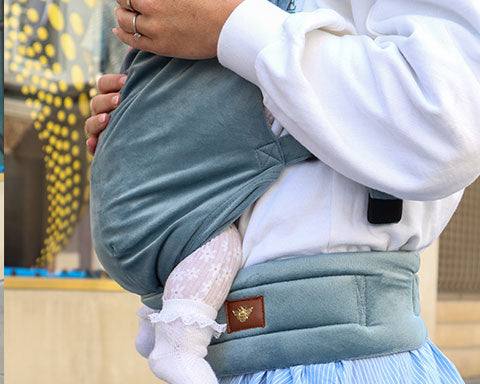 How to Choose the Best Newborn Baby Carrier for Your Little One