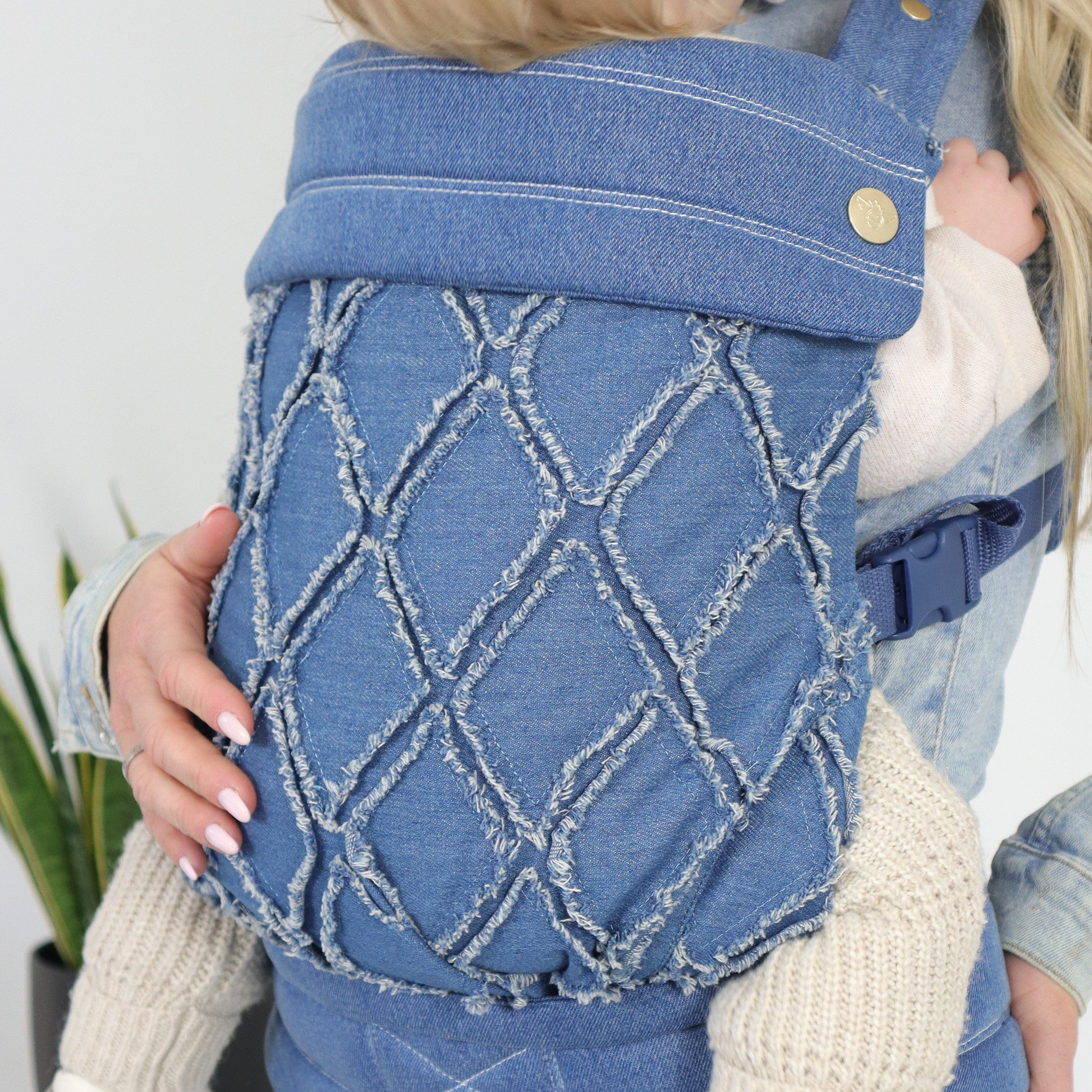 Fashion-Forward Baby Carriers for Trendy Mums