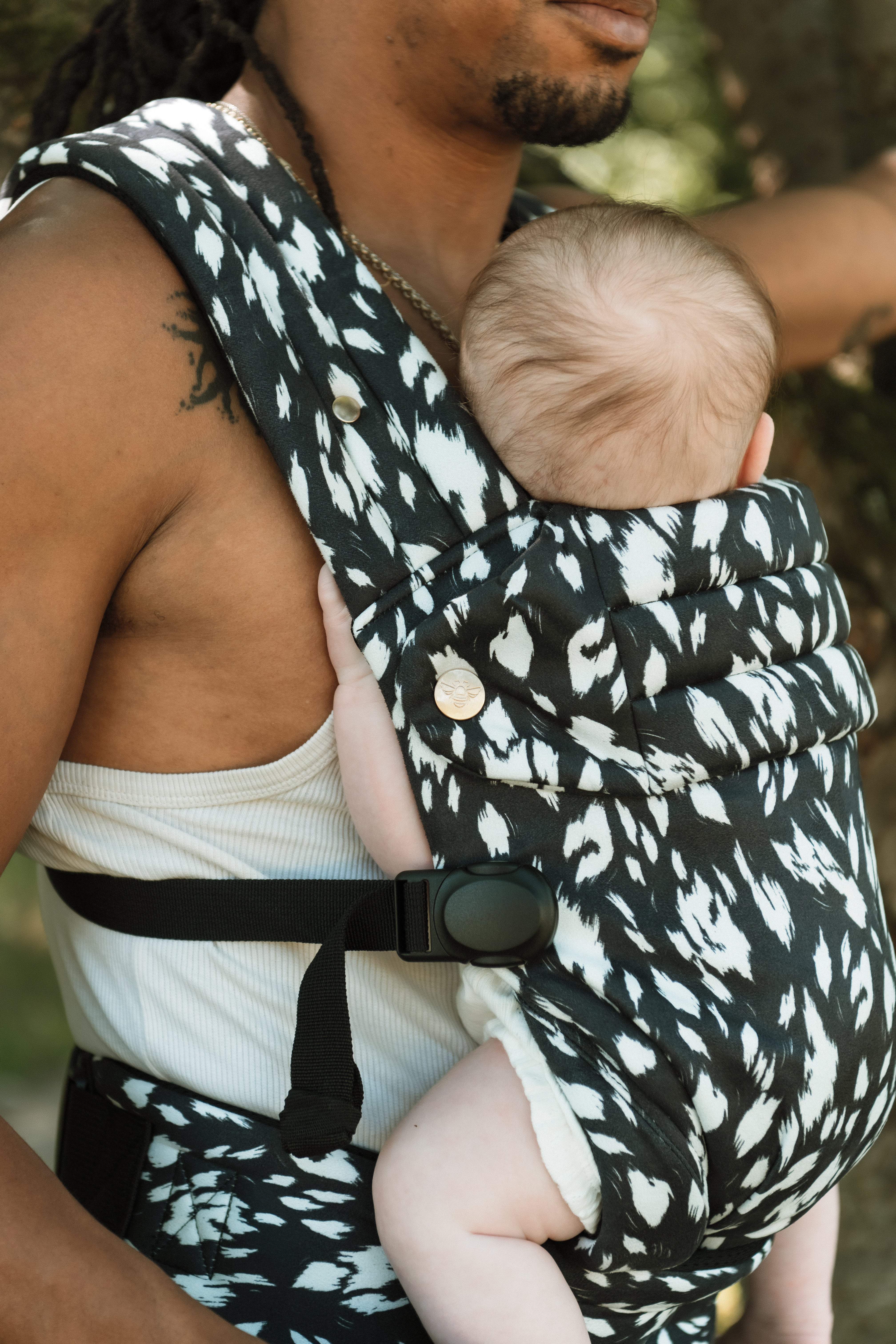 Orca Monochrome Print Baby Carrier | Pay with Klarna – Bizzi