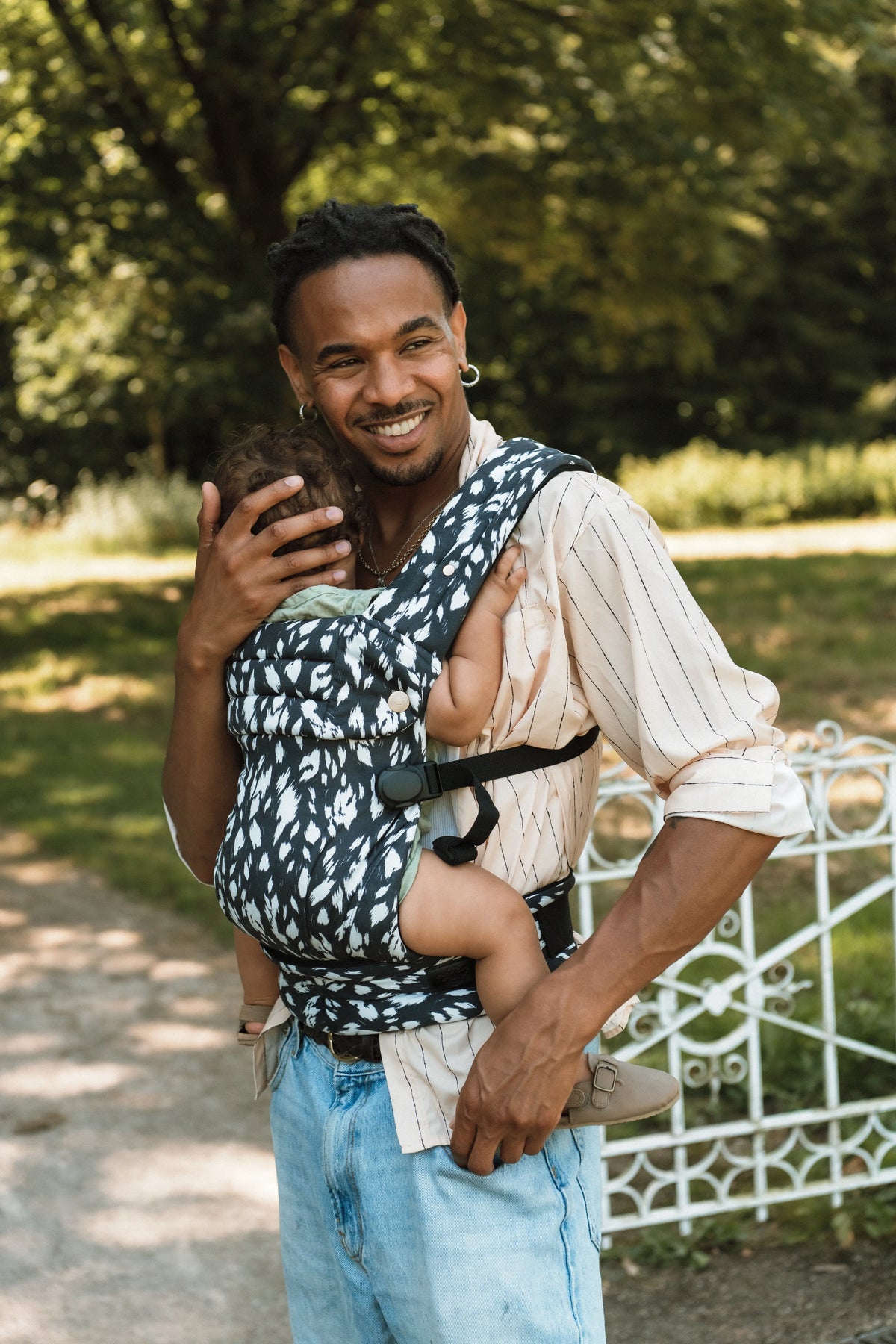 Nomad Air Monochrome Print Baby Carrier - Orca