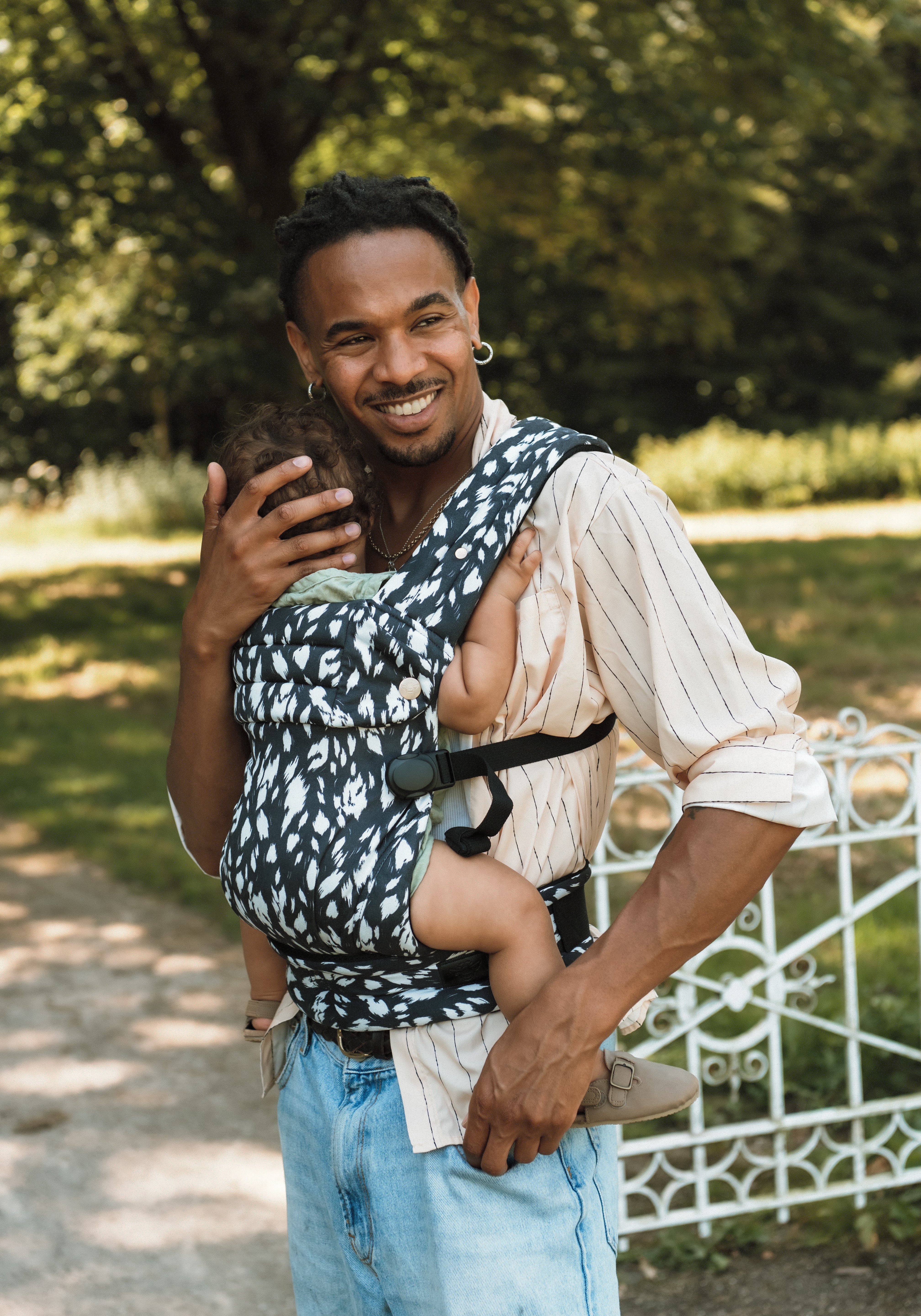 Nomad Air Monochrome Print Baby Carrier - Orca