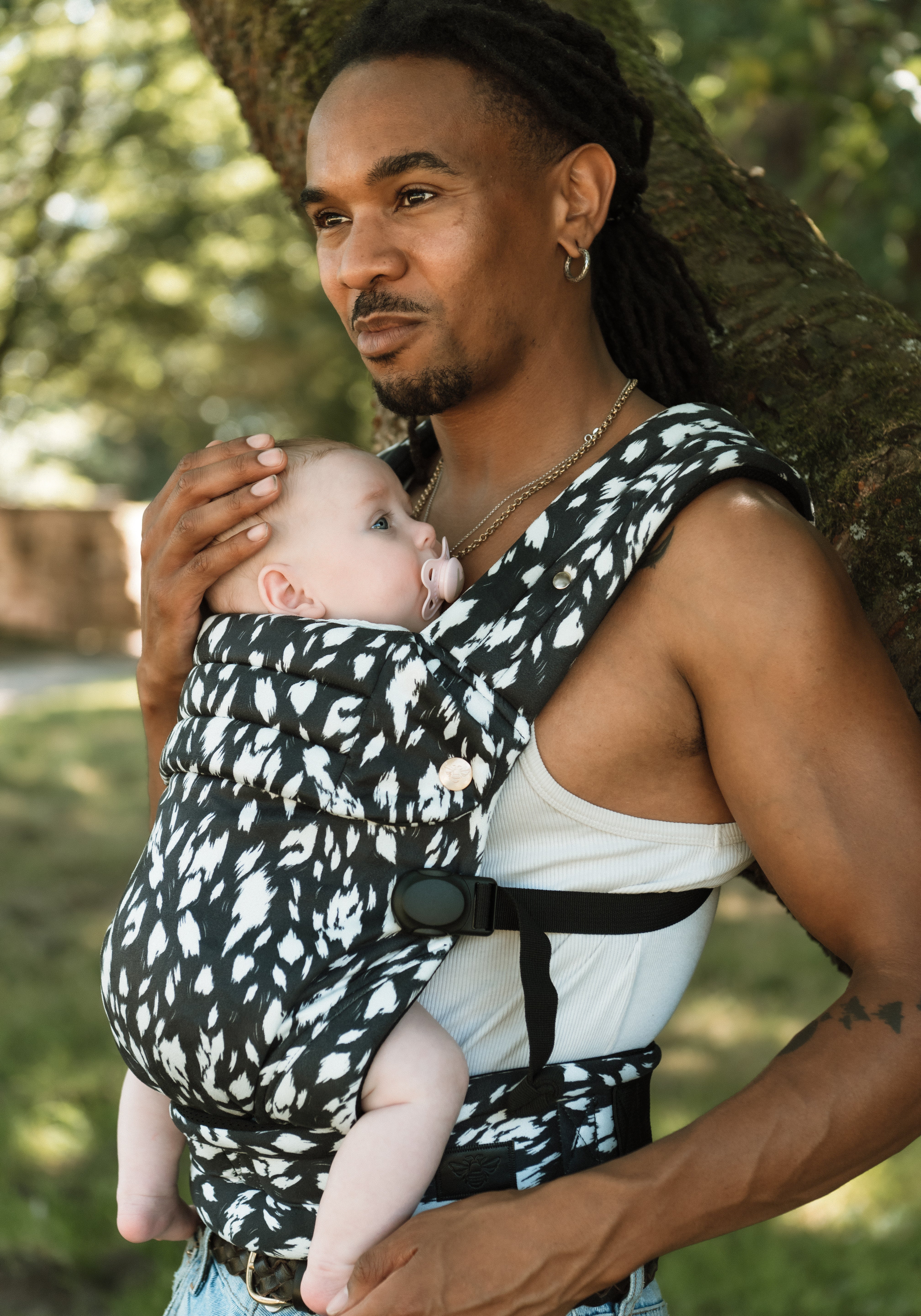 Nomad Air Monochrome Print Baby Carrier - Orca