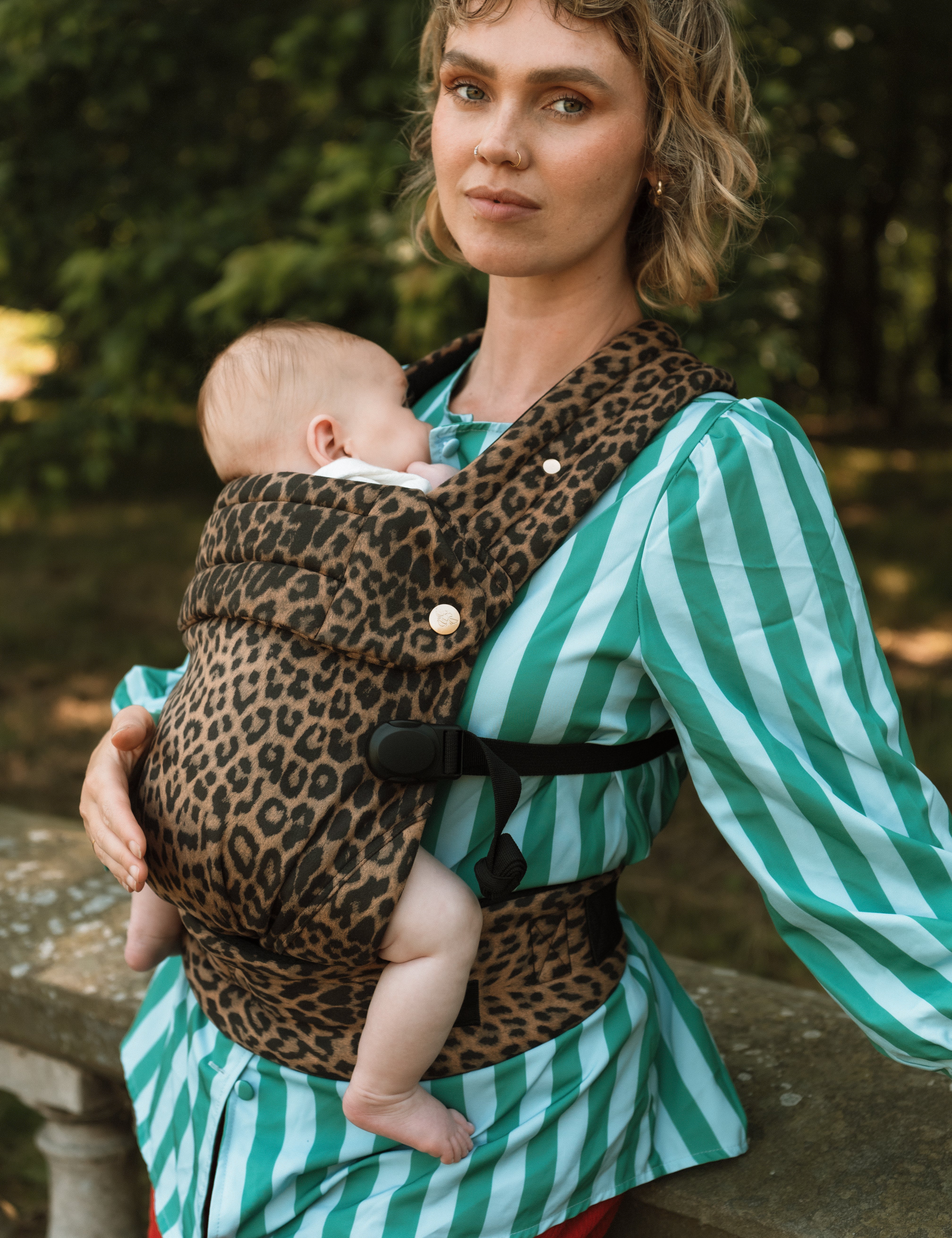 NOMAD-AIR-LEOPARD-PRINT-BABYCARRIER-13.jpg