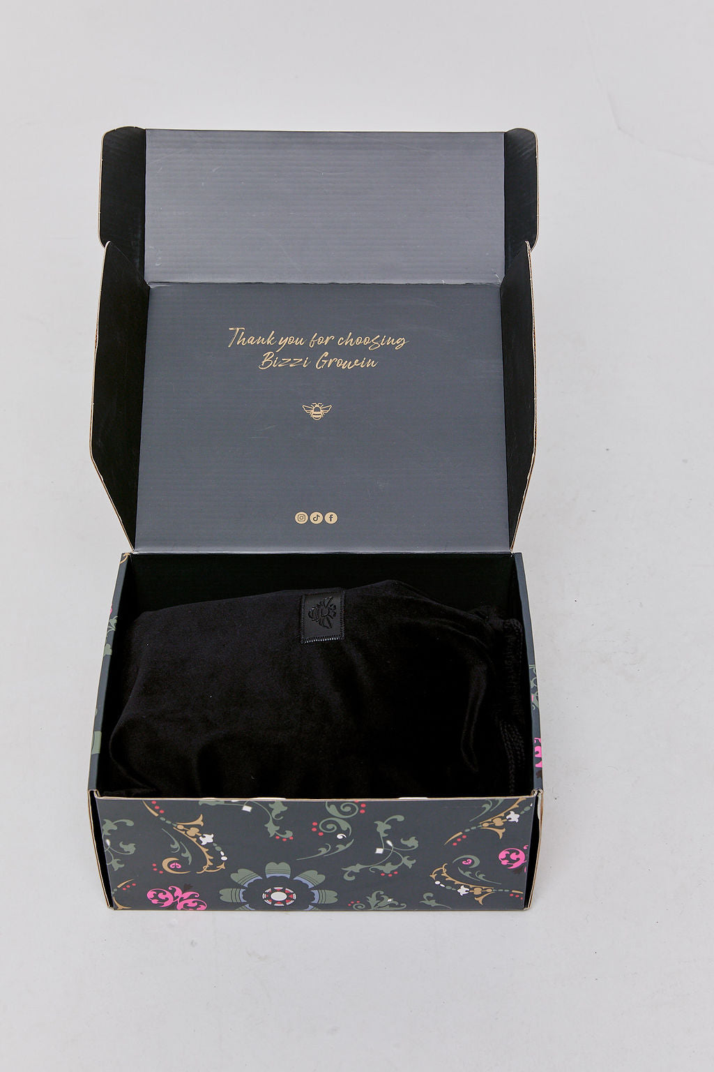 Nomad Air Black Velvet Travel Bag