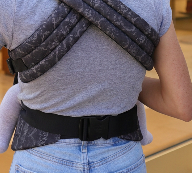 adjustable waist &amp; shoulder straps