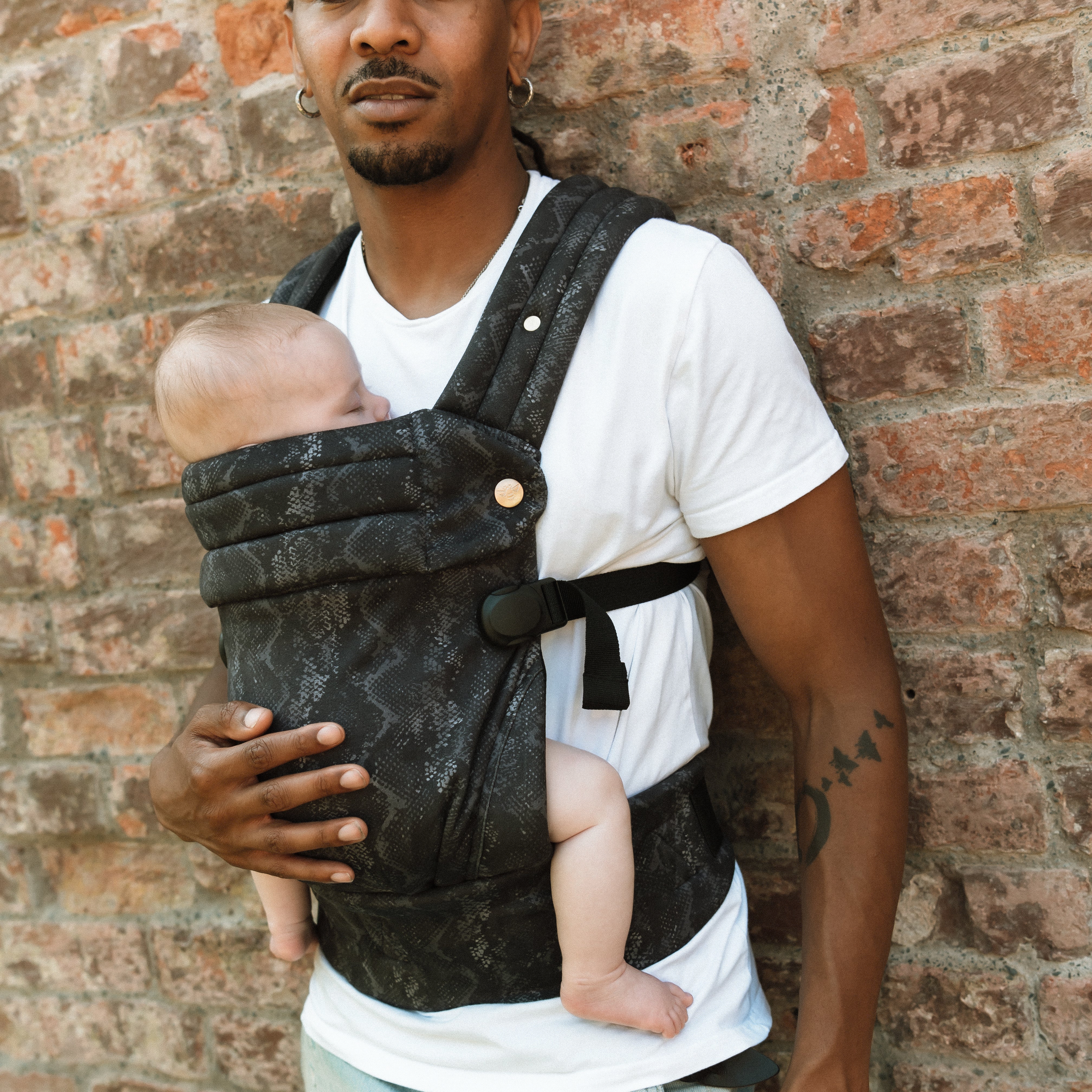 nomad-air-babycarrier-snakeskin-2.jpg